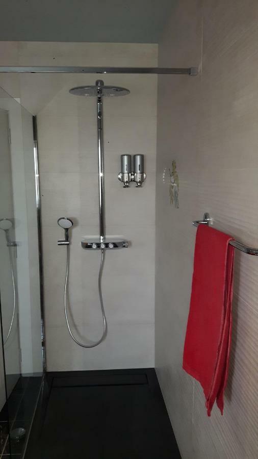 Hemelse Helderheid Apartment Maasmechelen Luaran gambar